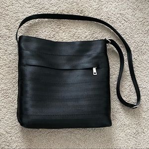 Harvey’s Seatbelt Bag Streamlined Crossbody Black
